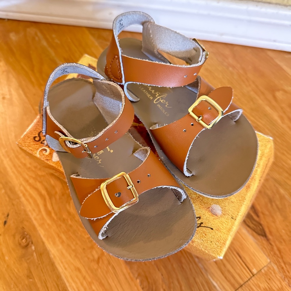 Very good condition Tan Salt Water sandals